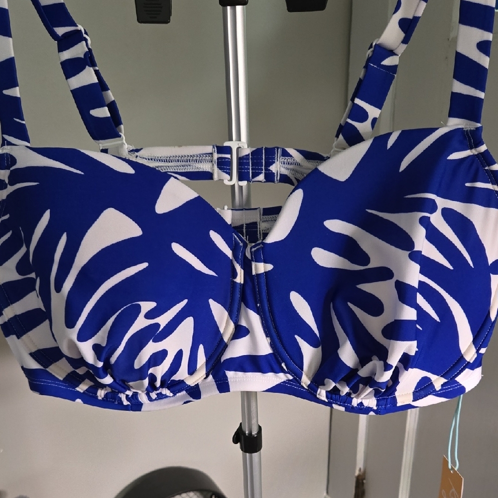 Kona Sol Blue and White Bikini Top